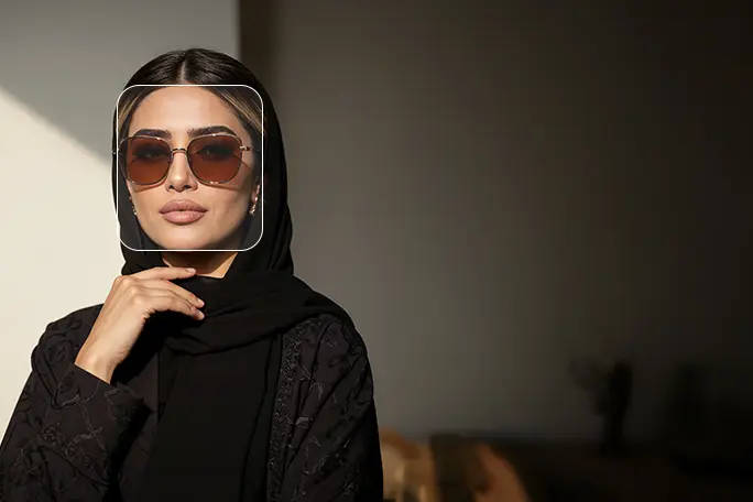 أفضل النظارات المناسبة للوجه المربع 2024 | اختاري الإطار الذي يُبرز جمالكِ