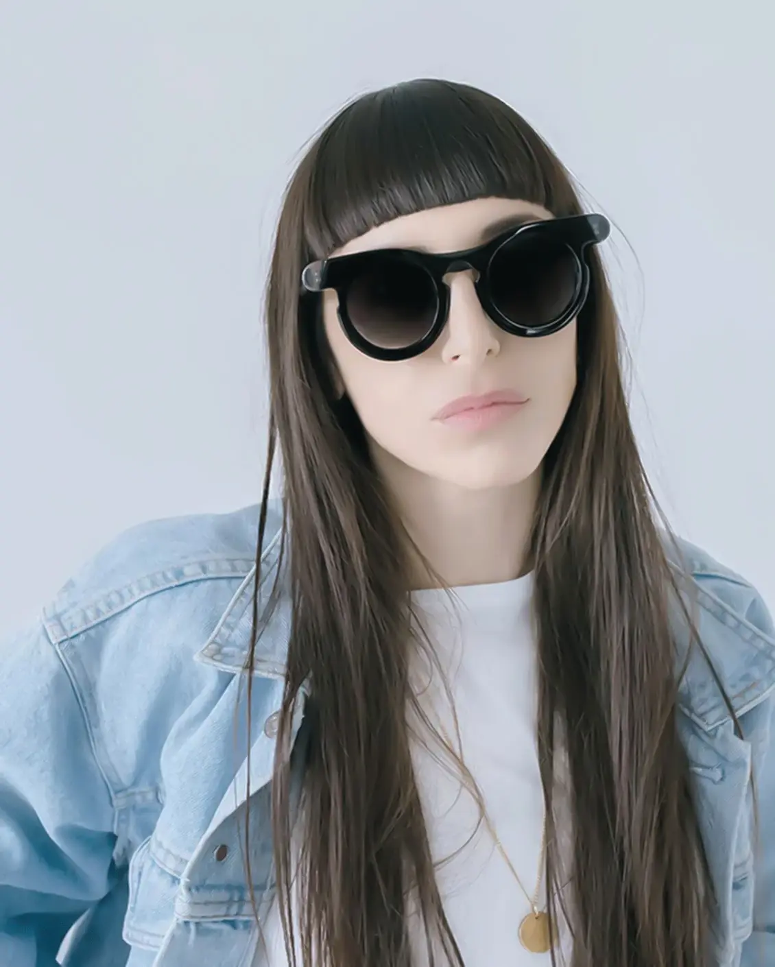 Round Sunglasses in Black